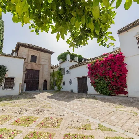 Casa Turistica Patio Cordobes - Parking Privado En La Juderia Cordoba