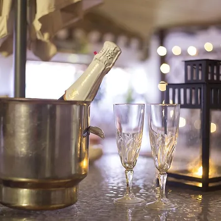 Casa Turistica Patio Cordobes - Parking Privado En La Juderia *