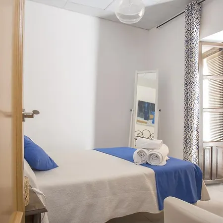 Casa Turistica Patio Cordobes - Parking Privado En La Juderia *