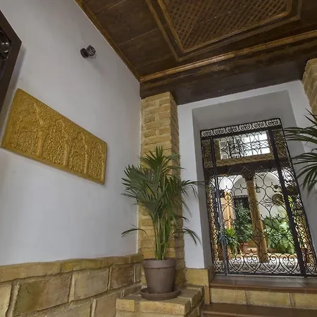 Casa Turistica Patio Cordobes - Parking Privado En La Juderia Daire *