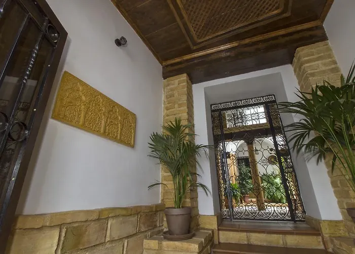 Casa Turistica Patio Cordobes - Parking Privado En La Juderia Apartment *